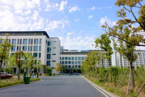 國(guó)際幸福日，江西省于都科技學(xué)校的幸福時(shí)刻